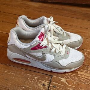 Nike Women's Air Max Correlate White Purple Size 8